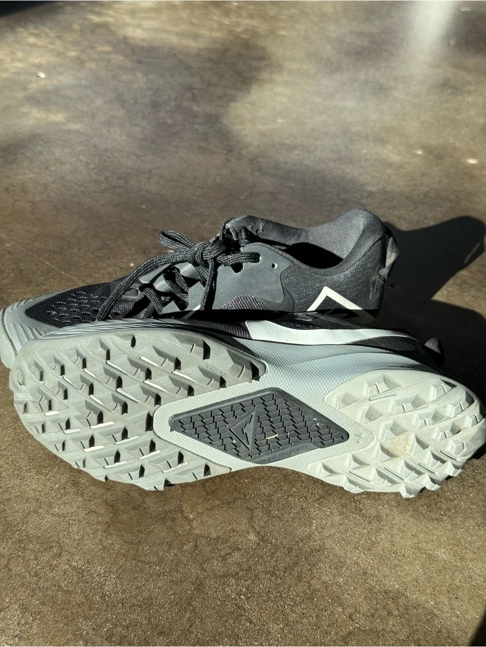 Nike Air Zoom Terra Kiger 6 in the sleek 